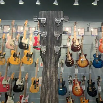 Martin Guitars - DX JOHNNY CASH 2